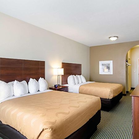 Quality Inn & Suites Near Tanger Outlet Mall Gonzales Ngoại thất bức ảnh