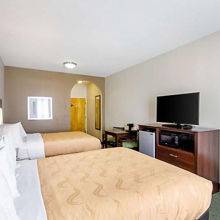 Quality Inn & Suites Near Tanger Outlet Mall Gonzales Ngoại thất bức ảnh