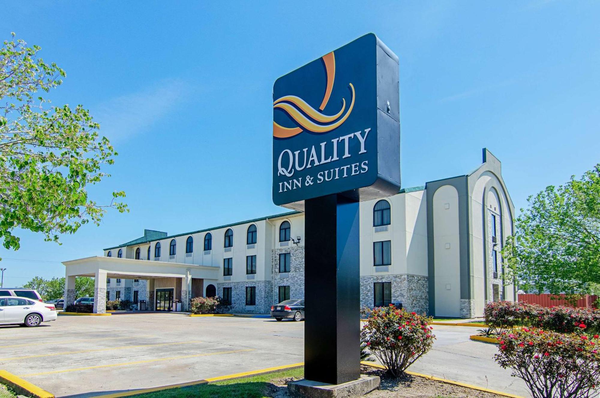 Quality Inn & Suites Near Tanger Outlet Mall Gonzales Ngoại thất bức ảnh