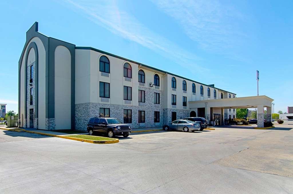 Quality Inn & Suites Near Tanger Outlet Mall Gonzales Ngoại thất bức ảnh